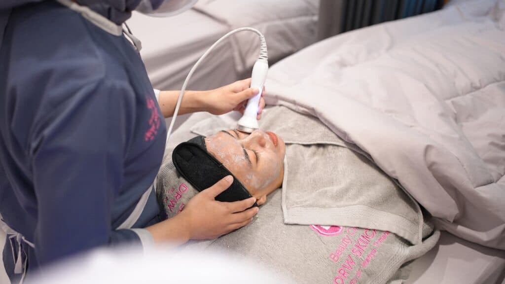 Khusus New Member, Diskon 50% Perawatan di Rumah Cantik DRW Skincare, Gas!