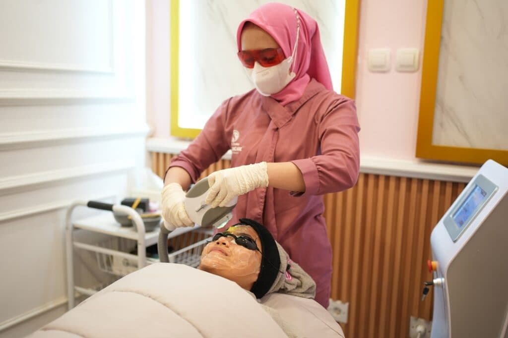 Perawatan IPL Ketiak di Salon Kecantikan Bisa Atasi Bau Badan? Cek Penjelasannya di Sini
