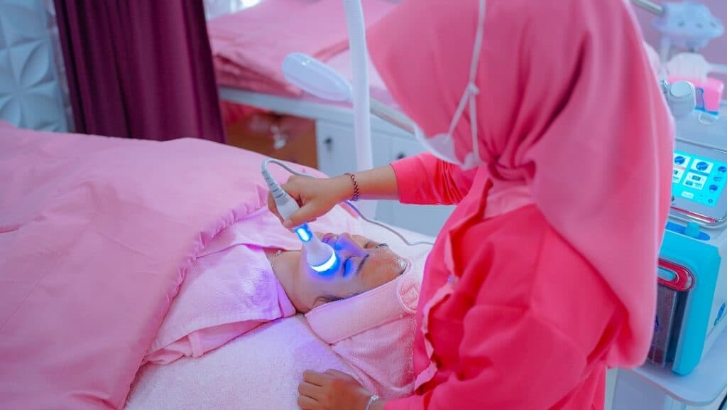 Treatment Kulit yang Mampu Atasi Kerutan dan Keriput Pada Kulit di Salon Kecantikan